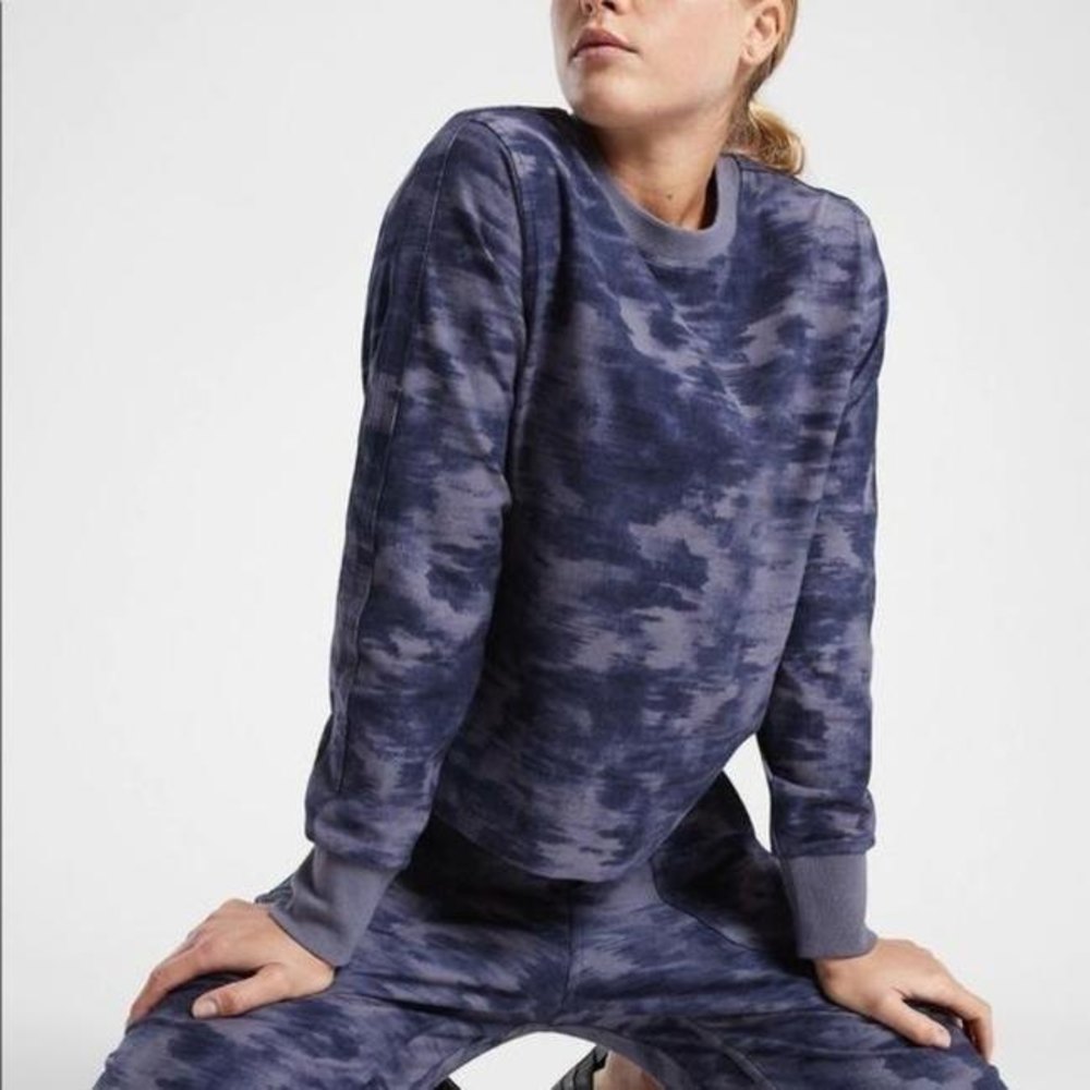 Athleta Farrallon Print Sweatshirt Purple Medieval Violet size M